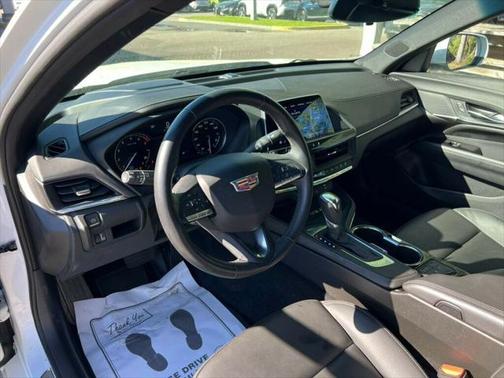 2024 Cadillac CT4 Luxury
