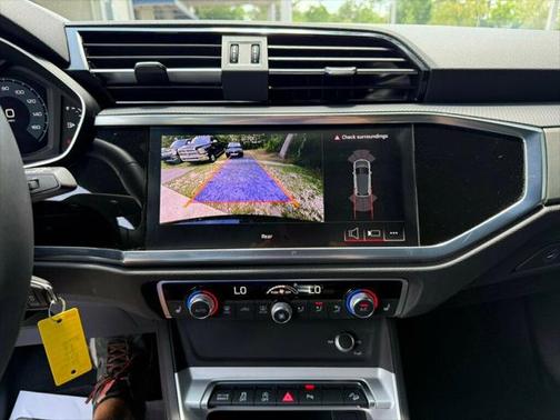 2025 Audi Q3 Premium 45 TFSI S line quattro Tiptronic