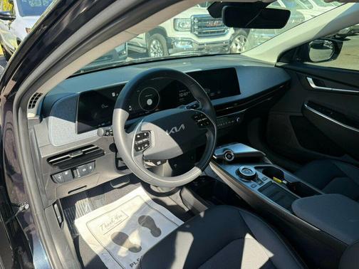 2024 Kia EV6 Light