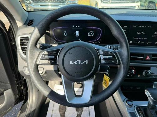 Fusion Black 2026 Kia Seltos LX