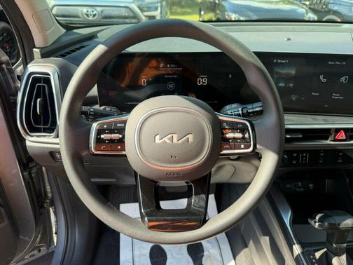 2025 Kia Sorento LX