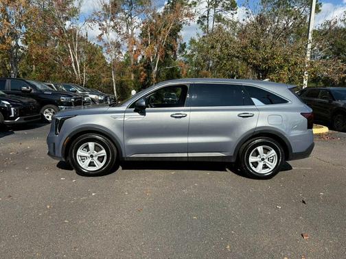 2025 Kia Sorento LX