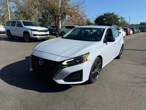 2024 Nissan Altima SR FWD