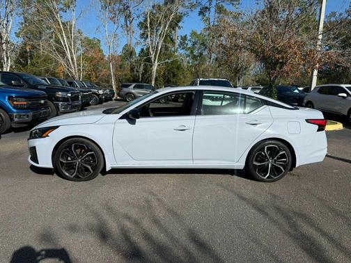 2024 Nissan Altima SR FWD