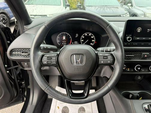 Crystal Black Pearl 2025 Honda HR-V 2WD Sport