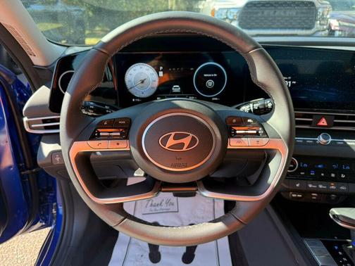 2025 Hyundai ELANTRA SEL