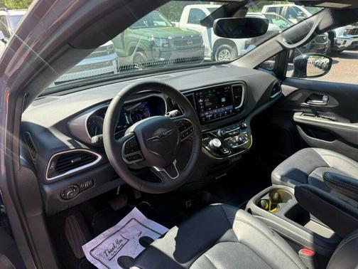 2025 Chrysler Pacifica L