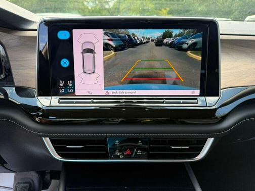 Opal White Pearl 2026 Volkswagen Atlas 2.0T SE w/Technology 4MOTION