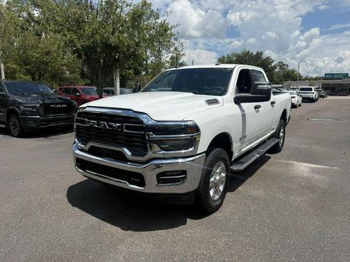 Bright White Clearcoat 2026 RAM 2500 Big Horn Crew Cab 4x4 6'4' Box