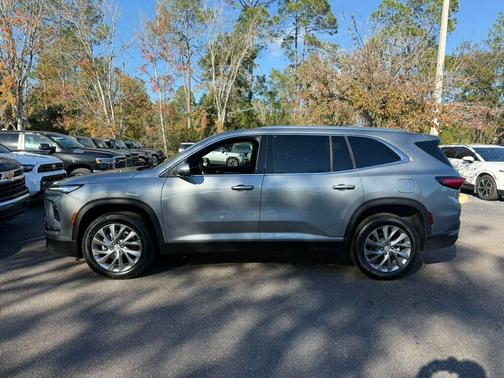 2025 Buick Enclave Preferred FWD