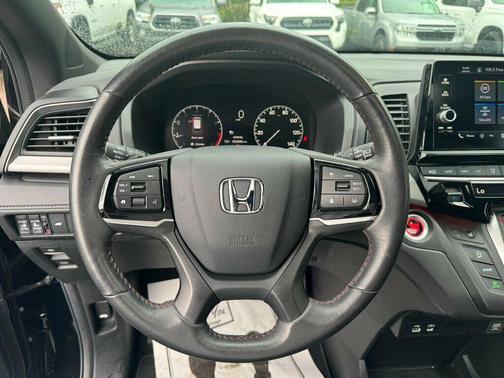 Crystal Black Pearl 2025 Honda Odyssey Sport-L