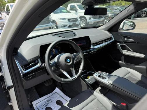 Alpine White 2026 BMW X1 xDrive28i