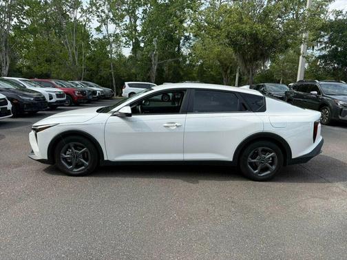 Snow White Pearl 2025 Kia K4 LXS