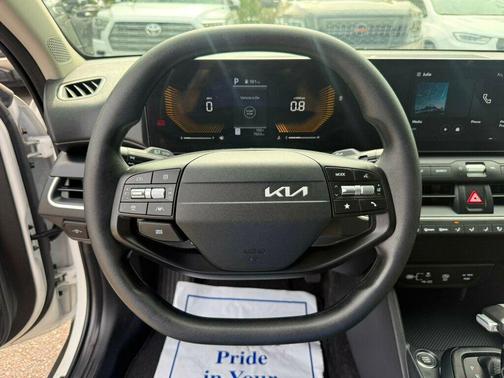 Snow White Pearl 2025 Kia K4 LXS