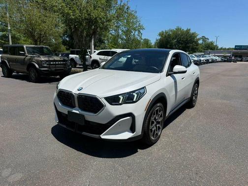 Alpine White 2026 BMW X2 xDrive28i