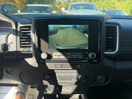 2024 Nissan Frontier SV