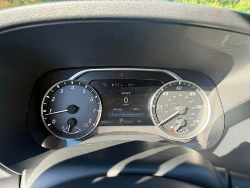 2024 Nissan Frontier SV