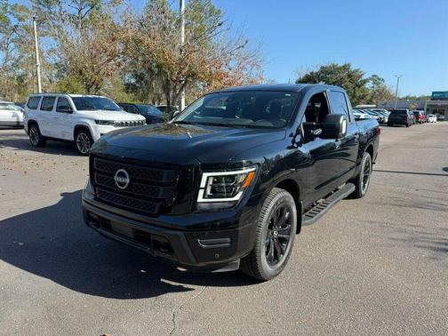 2024 Nissan Titan SV