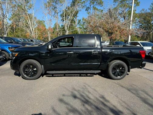 2024 Nissan Titan SV