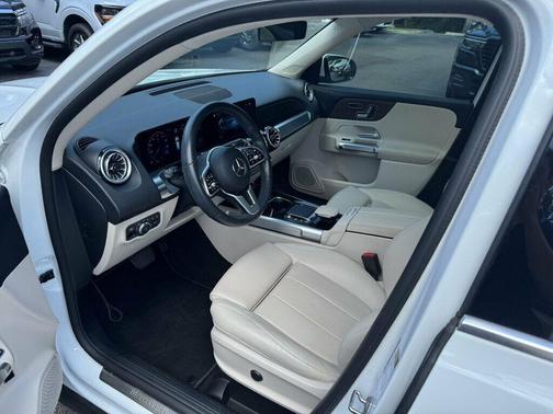 Polar White 2023 Mercedes-Benz GLB 250 Base