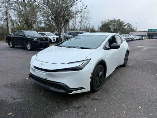 2025 Toyota Prius LE