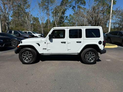 2025 Jeep Wrangler 4-Door Sahara 4x4