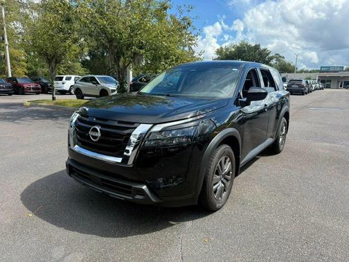 2025 Nissan Pathfinder S FWD