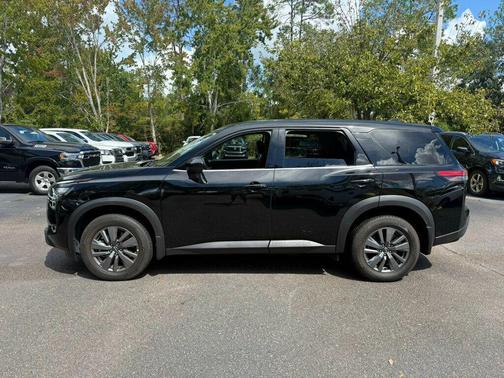 2025 Nissan Pathfinder S FWD