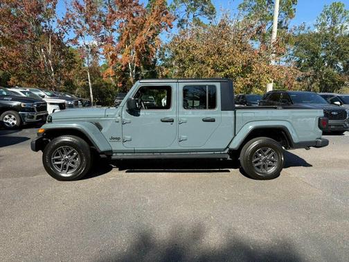 2024 Jeep Gladiator Sport S