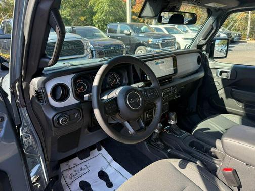 2024 Jeep Gladiator Sport S