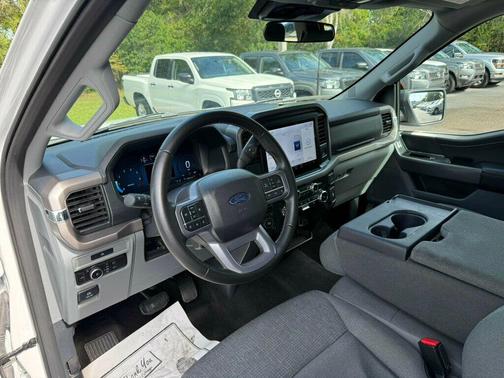 Oxford White 2025 Ford F-150 XLT