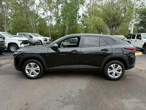 Mosaic Black Metallic 2026 Chevrolet Trax LS