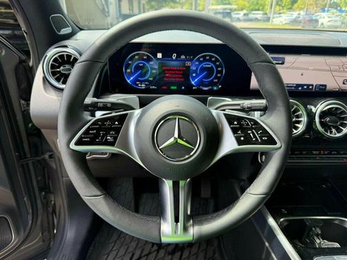 2025 Mercedes-Benz EQB 300 4MATIC