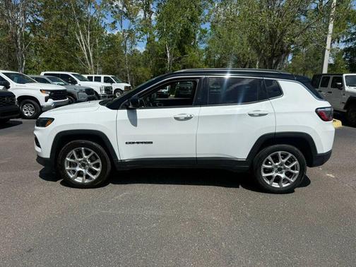 Bright White Clearcoat 2025 Jeep Compass Limited