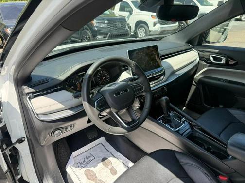 Bright White Clearcoat 2025 Jeep Compass Limited