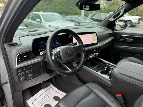 2025 Chevrolet Suburban 4WD Z71