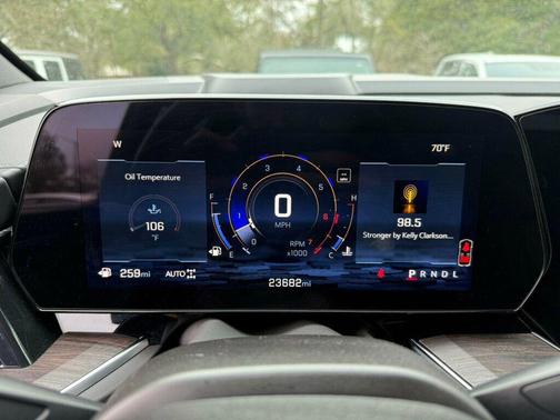 2025 Chevrolet Suburban 4WD Z71