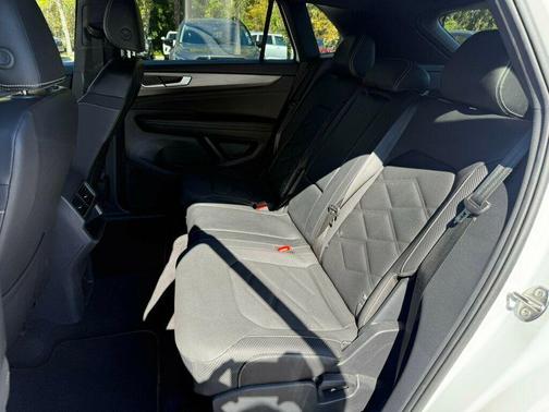 2024 Volkswagen Atlas Cross Sport 2.0T SE