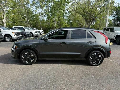Graphite Gray 2024 Kia Niro EV Wind
