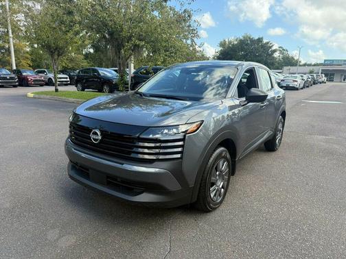 2025 Nissan Kicks S