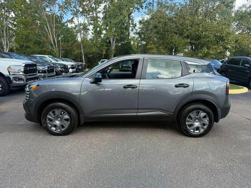 2025 Nissan Kicks S