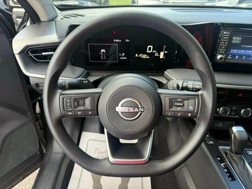 2025 Nissan Kicks S