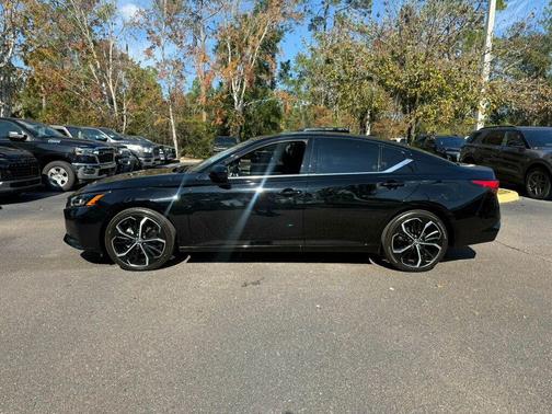 2025 Nissan Altima SR FWD