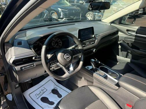 2025 Nissan Altima SR FWD