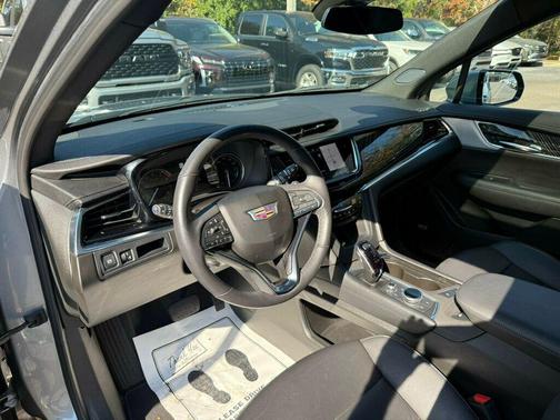 2025 Cadillac XT6 Premium Luxury FWD