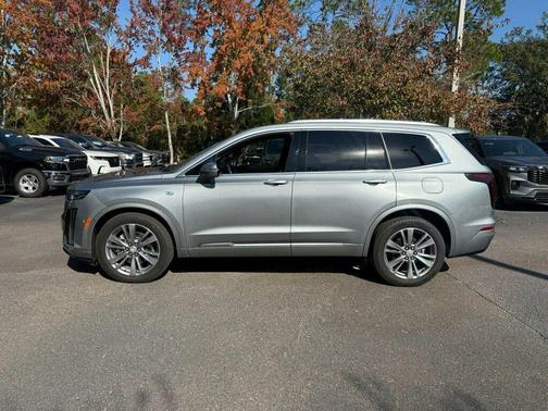 2025 Cadillac XT6 Premium Luxury FWD