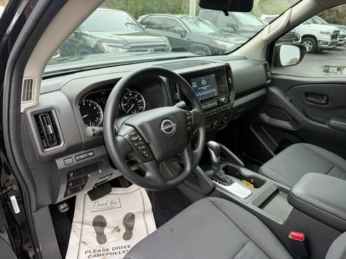 2025 Nissan Frontier S