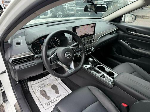 2025 Nissan Altima SL FWD