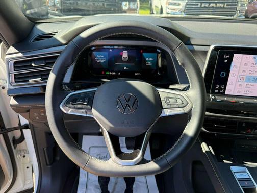 2024 Volkswagen Atlas Cross Sport 2.0T SE