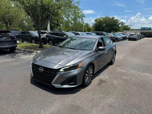 Gun Metallic 2025 Nissan Altima SV FWD